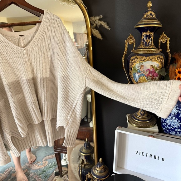 Free People Oversized Knit Long Butterfly Sleeve Cream Ivory Sweater - Picture 3 of 9
